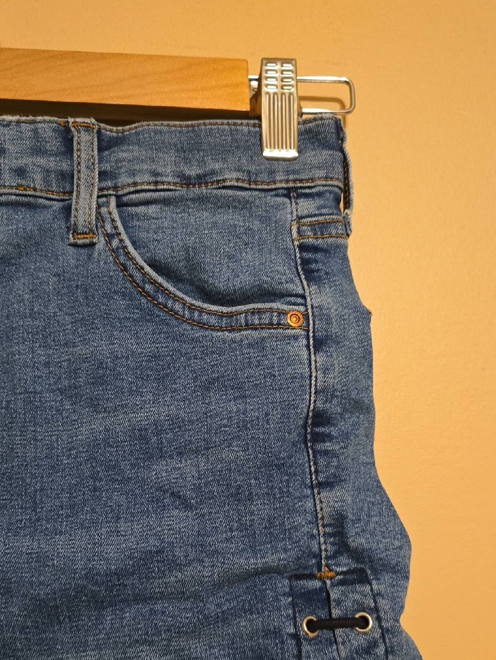 Topshop Moto Shorts Womens Size 10 JAMIE Light Wash Denim Jean Shorts Frayed-hem - Picture 4 of 10